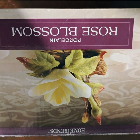 Porcelain Rose Blossom - Yellow and Green - Picture 6 of 10